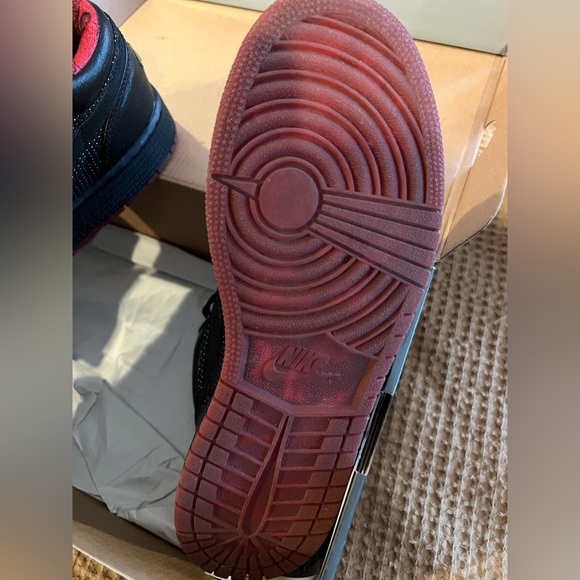 Air Jordan 1 Retro Low // Y6.5 = Women’s 8.5 - Picture 12 of 12